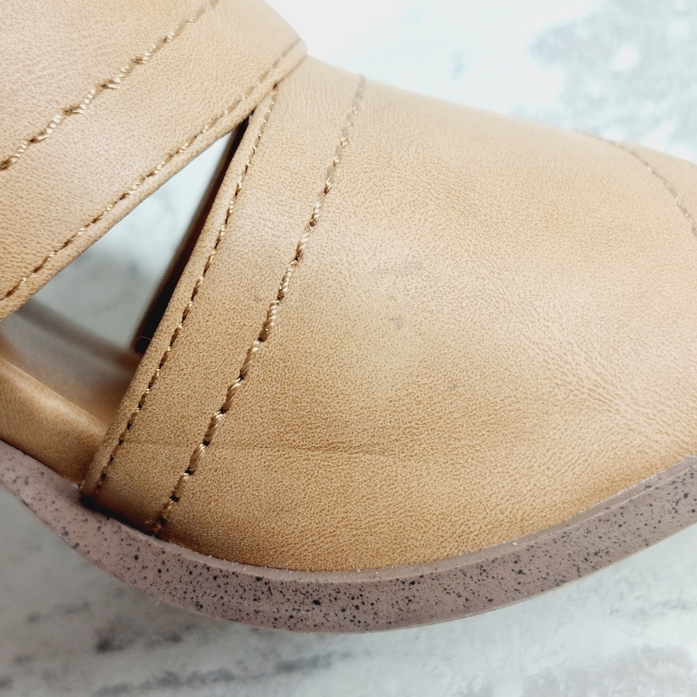 NEW DV Dolce Vita Brista Tan Cream Leather Block Heel Sandals M649 - Picture 12 of 13